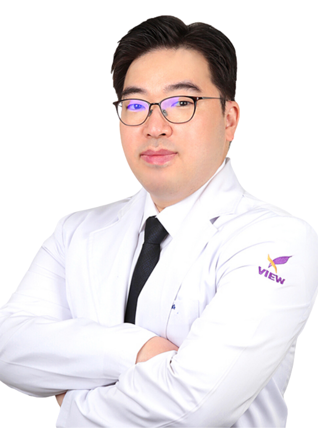Dr. Yi Tae Min